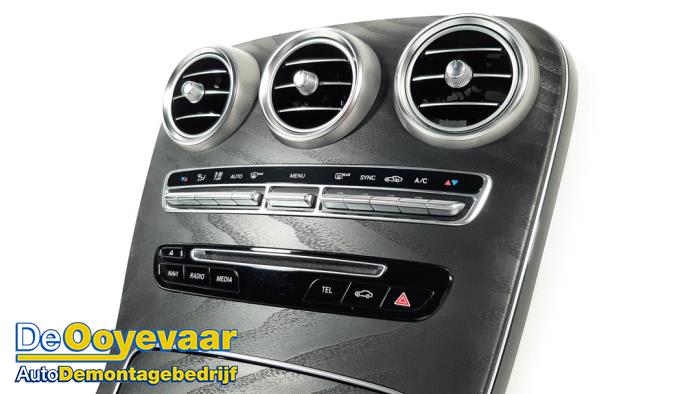Middle console from a Mercedes-Benz C Estate (S205) C-250 CDI BlueTEC, C-250 d 2.2 16V 4-Matic 2016