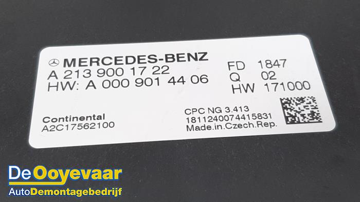 Ordinateur réservoir automatique d'un Mercedes-Benz A Limousine (177.1) 1.3 A-200 Turbo 2019