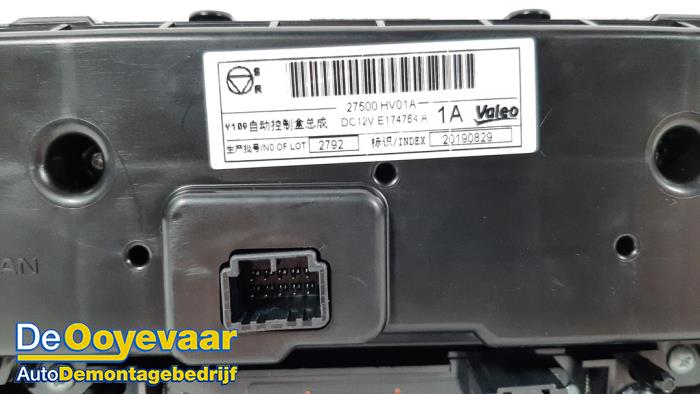 Panel de control de calefacción de un Nissan Qashqai (J11) 1.3 DIG-T 140 16V 2020