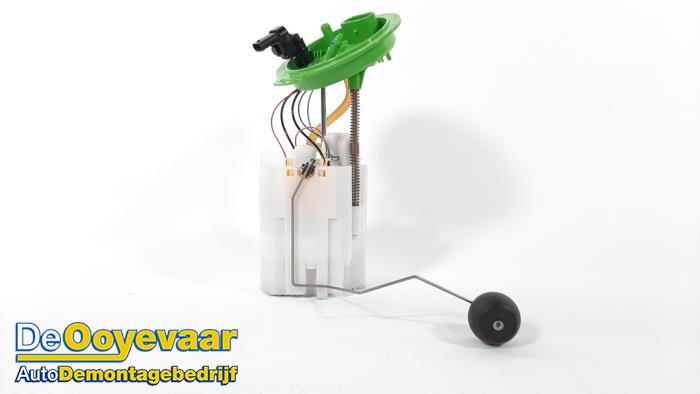 Usagé Pompe carburant électrique Volkswagen Golf VII (AUA) 1.4 GTE 16V Prix € 29,99 Règlement à la marge proposé par Autodemontagebedrijf De Ooyevaar