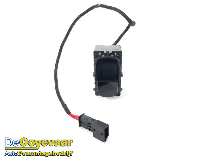 Usados Interruptor de ventanilla eléctrica Tesla Model 3 Long Range AWD 75 kWh Precio € 15,00 Norma de margen ofrecido por Autodemontagebedrijf De Ooyevaar