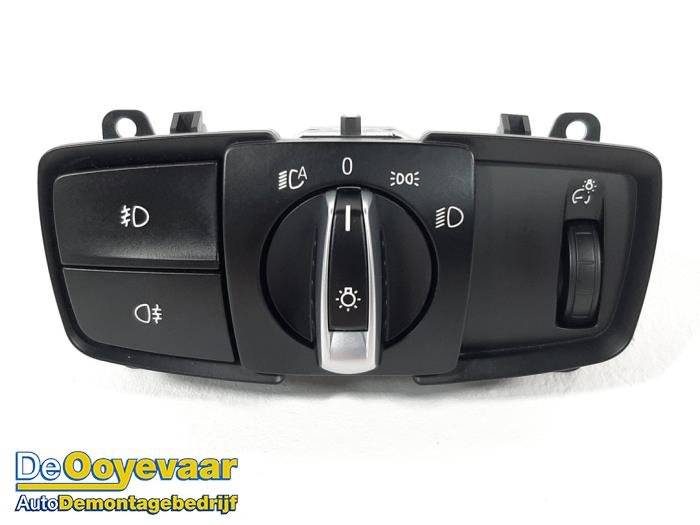 Interruptor de luz de un BMW 2 serie Active Tourer (F45) 216d 1.5 TwinPower Turbo 12V 2016