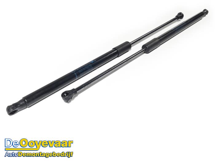 Set of tailgate gas struts from a Renault Clio V (RJAB) 1.0 TCe 100 12V 2020