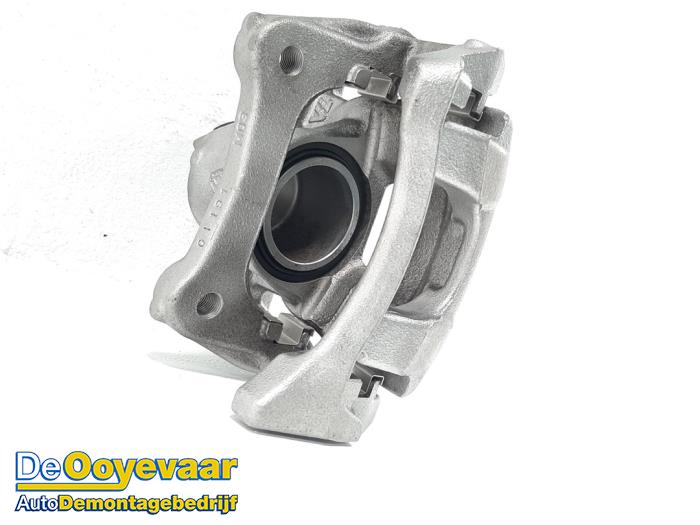 Front brake calliper, right from a Renault Clio V (RJAB) 1.0 TCe 100 12V 2020