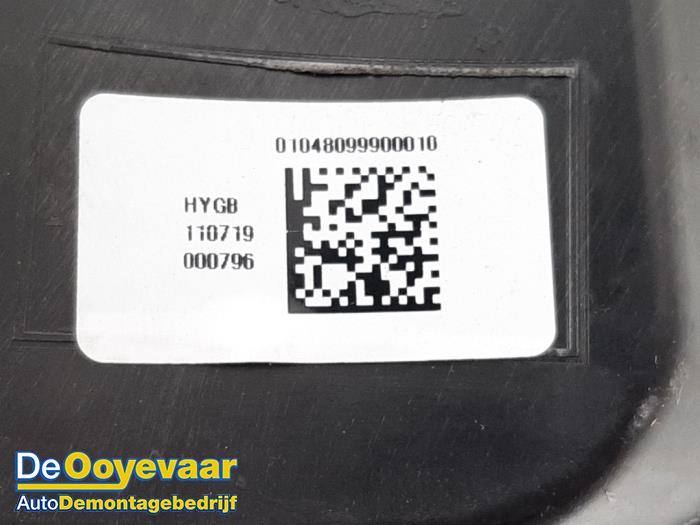 Headlight, left from a Hyundai i20 (GBB) 1.0 T-GDI 100 12V 2019
