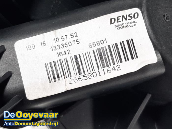 Motor de ventilador de calefactor de un Opel Corsa E 1.0 SIDI Turbo 12V 2016