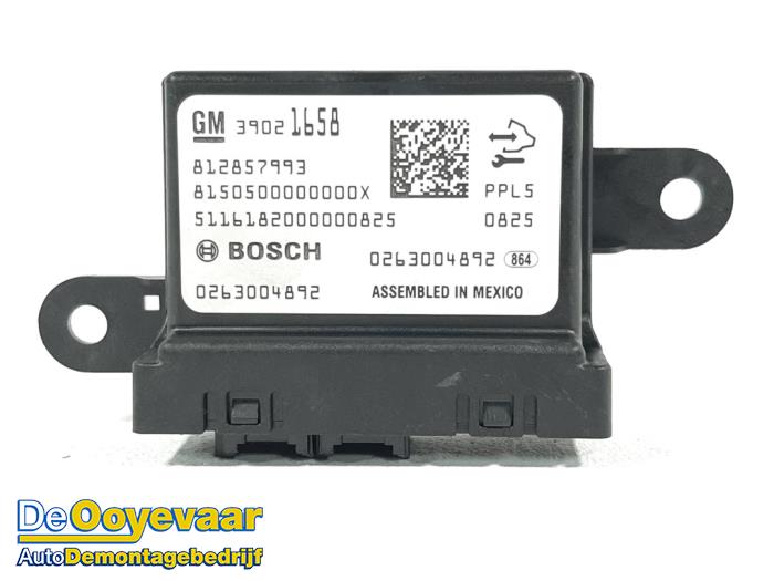 Begagnade PDC-modul Opel Corsa E 1.0 SIDI Turbo 12V Pris € 15,00 Marginaltabell erbjuds av Autodemontagebedrijf De Ooyevaar
