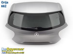 Używane Tylna klapa Mercedes A (W176) 2.2 A-220 d 16V Cena € 424,99 Procedura marży oferowane przez Autodemontagebedrijf De Ooyevaar