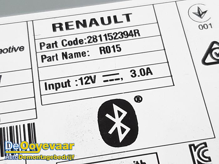 Regeleinheit Multi Media van een Renault Megane IV Estate (RFBK) 1.7 Blue dCi 150 2020