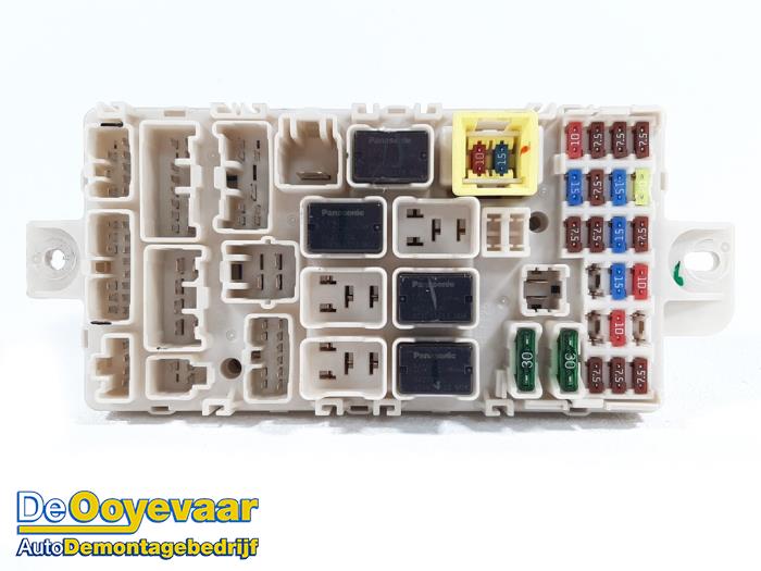 Fuse box from a Mitsubishi Space Star (A0) 1.2 12V 2019