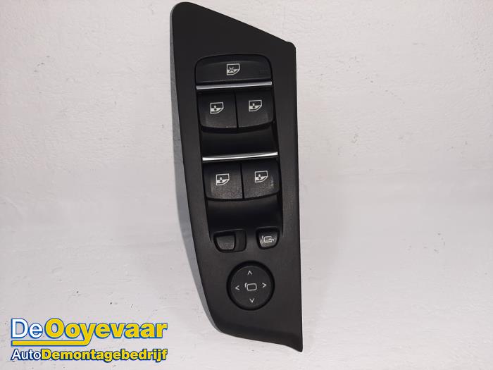 Multi-functional window switch from a BMW 5 serie (G30) M550i xDrive 4.4 V8 32V TwinPower Turbo 2017