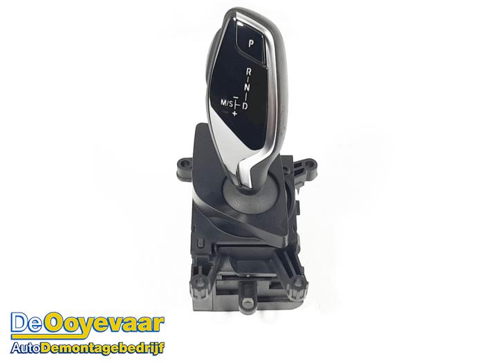 Automatic gear selector from a BMW 5 serie (G30) M550i xDrive 4.4 V8 32V TwinPower Turbo 2017
