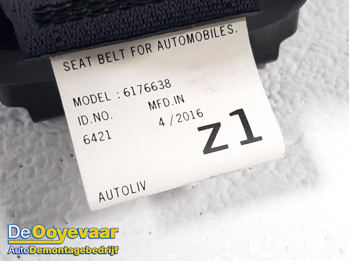 Rear seatbelt, left from a Mitsubishi ASX 1.6 Di-D 16V 4x4 2016