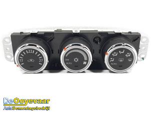 Używane Panel climatronic Mitsubishi ASX 2.2 DI-D 16V 4WD Cena € 199,99 Procedura marży oferowane przez Autodemontagebedrijf De Ooyevaar