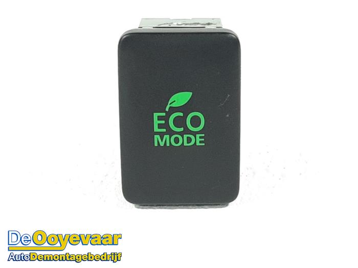 Usados Interruptor Mitsubishi Eclipse Cross (GK/GL) 2.2 DI-D 16V 4WD Precio € 9,99 Norma de margen ofrecido por Autodemontagebedrijf De Ooyevaar