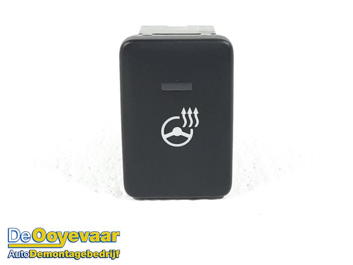 Usados Interruptor Mitsubishi Eclipse Cross (GK/GL) 2.2 DI-D 16V 4WD Precio € 9,99 Norma de margen ofrecido por Autodemontagebedrijf De Ooyevaar