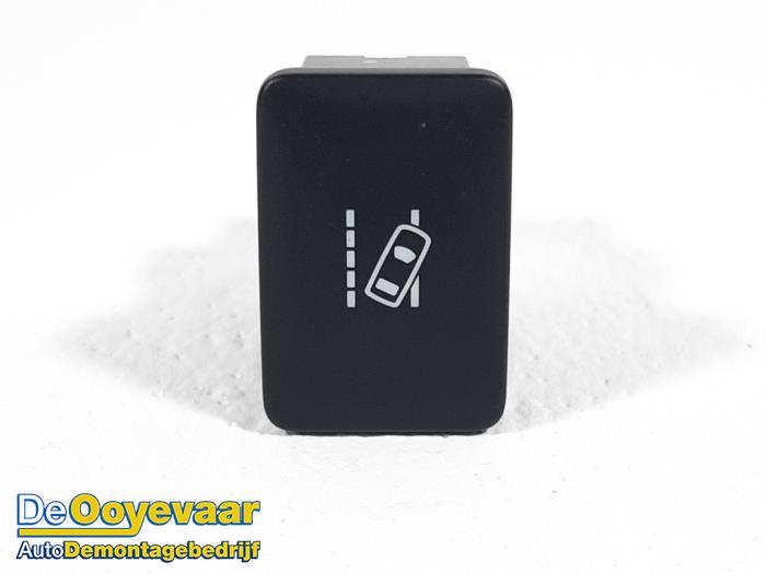 Usados Interruptor Mitsubishi Eclipse Cross (GK/GL) 2.2 DI-D 16V 4WD Precio € 9,99 Norma de margen ofrecido por Autodemontagebedrijf De Ooyevaar