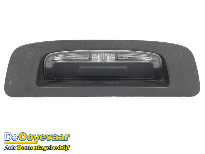 Begagnade Handtag, baklucka Opel Crossland (X) 1.2 Turbo 12V Pris € 9,99 Marginaltabell erbjuds av Autodemontagebedrijf De Ooyevaar