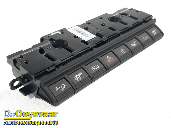 Panic lighting switch from a Dacia Duster (SR) 1.5 dCi 109 4x4 2021