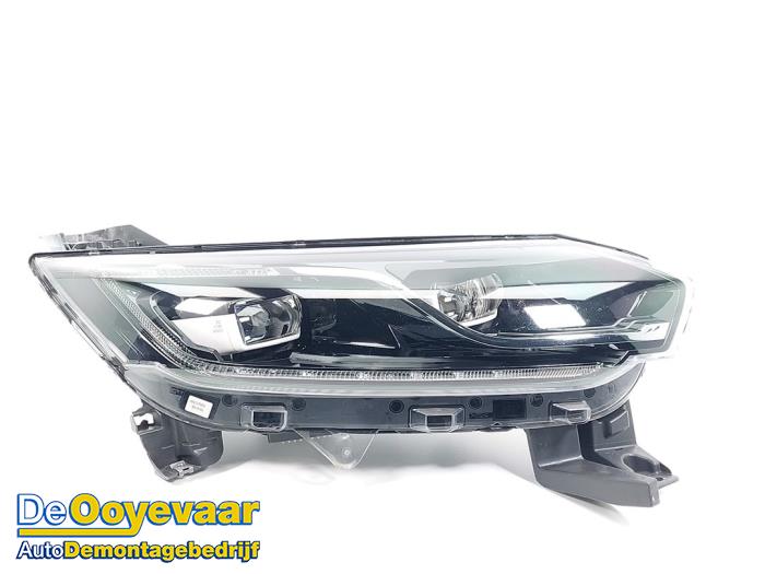 Używane Reflektor prawy Renault Espace (RFCJ) 1.6 Energy dCi 160 Cena € 449,99 Procedura marży oferowane przez Autodemontagebedrijf De Ooyevaar