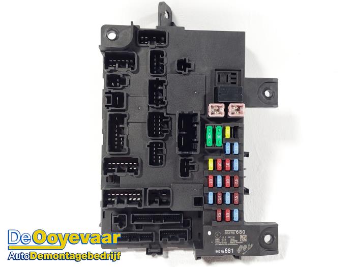 Fuse Box Mitsubishi Outlander 2 0 16V PHEV 4x4 10R057749 ORIGINEEL