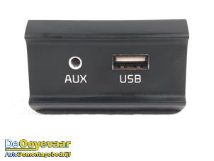 Usagé Connexion USB Kia Picanto (JA) 1.0 12V Prix € 19,99 Règlement à la marge proposé par Autodemontagebedrijf De Ooyevaar