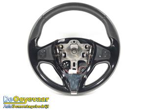 Used Steering wheel Renault Clio IV Estate/Grandtour (7R) 1.5 Energy dCi 90 FAP Price € 59,99 Margin scheme offered by Autodemontagebedrijf De Ooyevaar