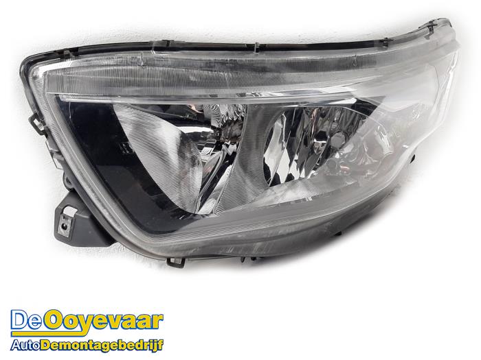 Używane Reflektor lewy Iveco New Daily V 29L13V, 35C13V, 35S13V, 40C13V, 40S13V Cena € 99,99 Procedura marży oferowane przez Autodemontagebedrijf De Ooyevaar
