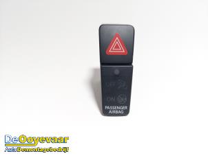 Usados Interruptor de luz de pánico Suzuki SX4 S-Cross (JY) 1.6 16V Precio € 14,99 Norma de margen ofrecido por Autodemontagebedrijf De Ooyevaar
