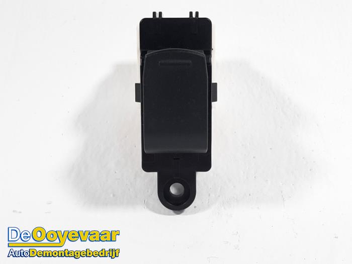 Usados Interruptor de ventanilla eléctrica Suzuki Ignis (MF) 1.2 Dual Jet 16V Precio € 5,00 Norma de margen ofrecido por Autodemontagebedrijf De Ooyevaar