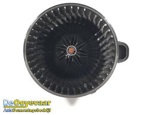 Used Heating and ventilation fan motor Kia Rio IV (YB) 1.2 CVVT 16V Price € 54,99 Margin scheme offered by Autodemontagebedrijf De Ooyevaar