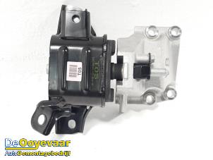 Used Gearbox mount Kia Rio IV (YB) 1.2 CVVT 16V Price € 49,99 Margin scheme offered by Autodemontagebedrijf De Ooyevaar