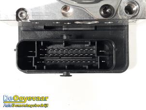 ABS-pump från en Kia Rio IV (YB) 1.2 CVVT 16V 2021
