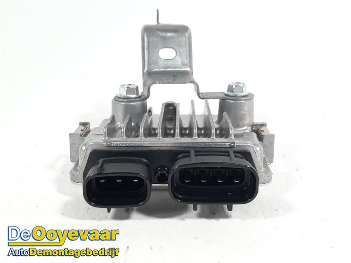 Usagé Module pompe carburant Toyota Yaris IV (P21/PA1/PH1) 1.5 12V Hybrid Prix € 49,99 Règlement à la marge proposé par Autodemontagebedrijf De Ooyevaar