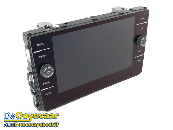 Controlador de pantalla multimedia de un Volkswagen T-Roc 1.0 TSI 110 12V 2021