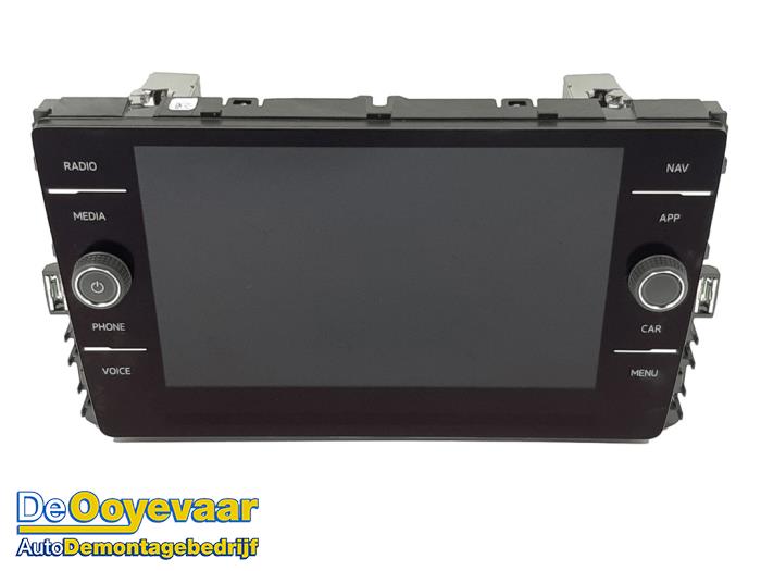 Controlador de pantalla multimedia de un Volkswagen T-Roc 1.0 TSI 110 12V 2021