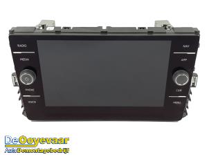 Usados Controlador de pantalla multimedia Volkswagen T-Roc 1.0 TSI 110 12V Precio € 349,98 Norma de margen ofrecido por Autodemontagebedrijf De Ooyevaar
