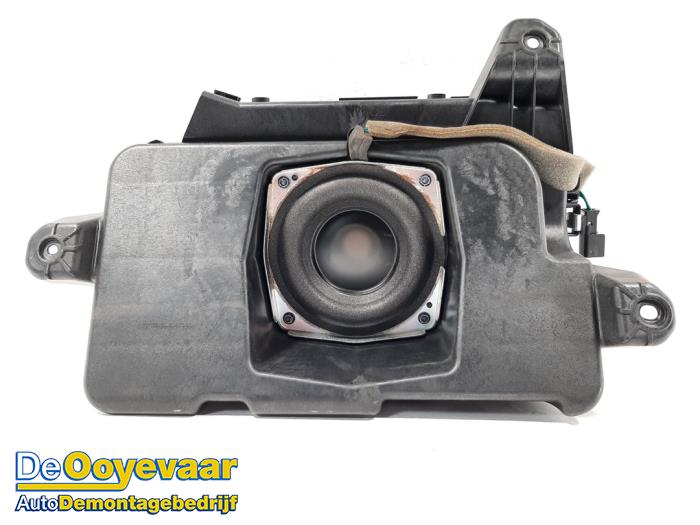 Używane Subwoofer Opel Ampera 1.4 16V Cena € 29,99 Procedura marży oferowane przez Autodemontagebedrijf De Ooyevaar
