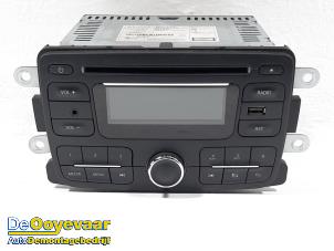 Gebrauchte Radio CD Spieler Dacia Lodgy (JS) 1.2 TCE 16V Preis € 99,99 Margenregelung angeboten von Autodemontagebedrijf De Ooyevaar