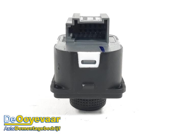 Mirror switch from a Volkswagen Polo VI (AW1) 1.6 TDI 16V 95 2020