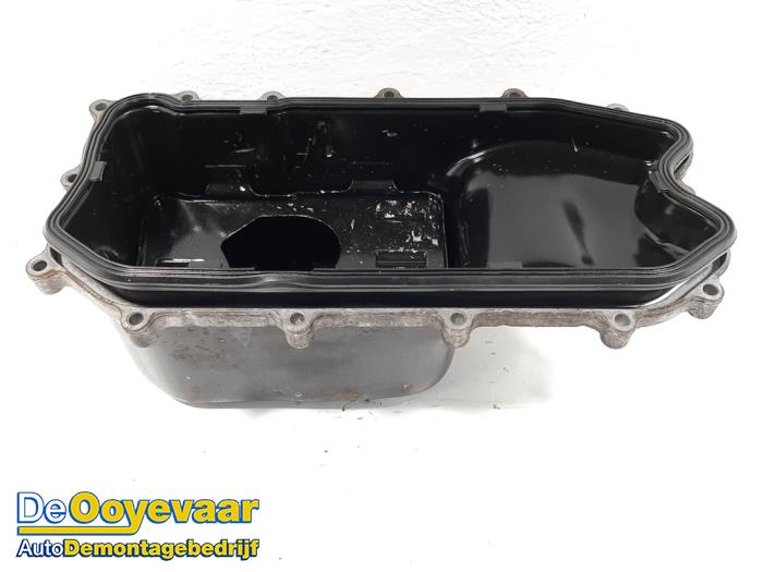 Usagé Couvercle carter Iveco New Daily V 29L13V, 35C13V, 35S13V, 40C13V, 40S13V Prix € 29,99 Règlement à la marge proposé par Autodemontagebedrijf De Ooyevaar
