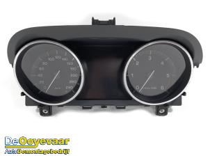 Used Instrument panel Landrover Range Rover Evoque (LVJ/LVS) 2.2 TD4 16V Coupe Price € 124,99 Margin scheme offered by Autodemontagebedrijf De Ooyevaar