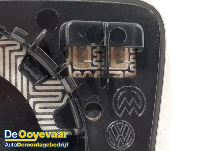 Glace rétroviseur droit d'un Volkswagen Passat Variant (3G5) 1.6 TDI 16V 2016