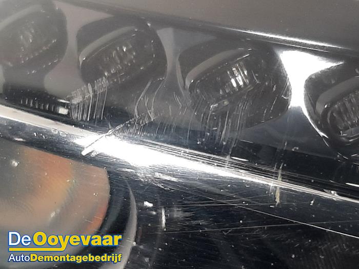 Reflektor prawy z Hyundai i40 CW (VFC) 1.7 CRDi 16V 2015