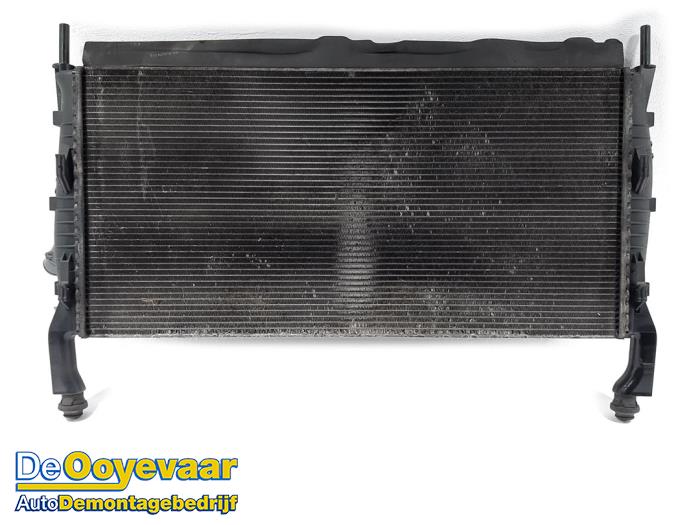 Usagé Radiateur Ford Transit 2.2 TDCi 16V Prix € 25,00 Règlement à la marge proposé par Autodemontagebedrijf De Ooyevaar