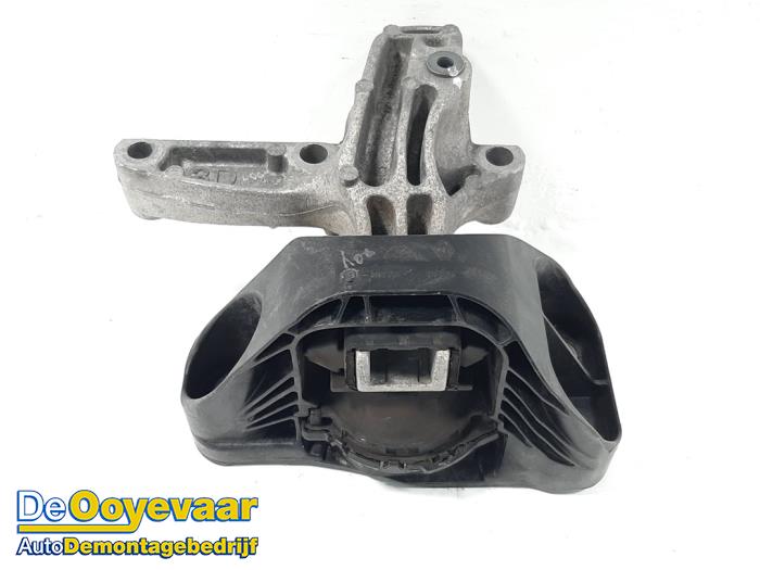 Used Engine mount Renault Talisman Estate (RFDK) 1.5 dCi 110 Price € 9,99 Margin scheme offered by Autodemontagebedrijf De Ooyevaar