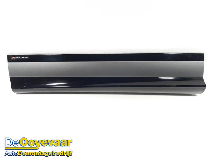 Door strip from a Land Rover Range Rover Evoque II (LZC/LZS/LZH) 2.0 P200 MHEV 16V AWD 2020