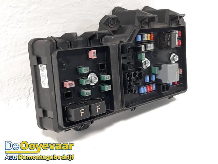 Fuse box Landrover Range Rover Evoque II 2.0 P200 MHEV 16V AWD K8D214A073AD LANDROVER