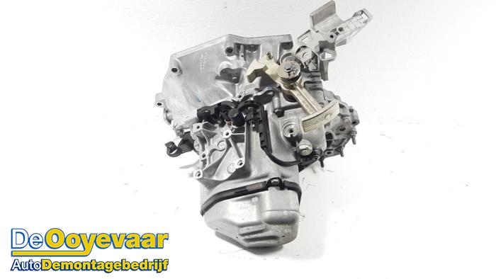 Gearbox from a Peugeot 208 II (UB/UH/UP) 1.2 Vti 12V PureTech 75 2021