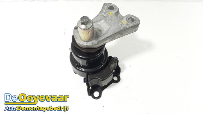 Used Engine mount Honda Jazz (GK/GP) 1.3 -i-VTEC 16V Price € 29,99 Margin scheme offered by Autodemontagebedrijf De Ooyevaar